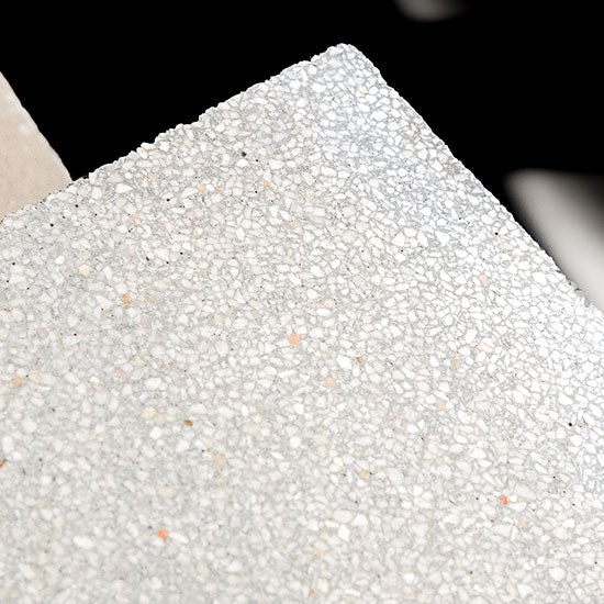 Dalle de granit Belare gris