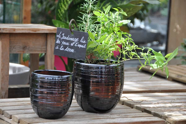 Pot et soucoupe Volupte en terre cuite métal