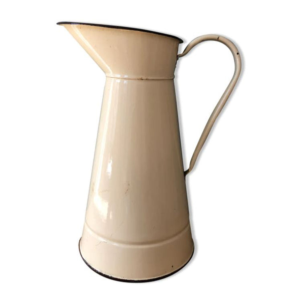 Broc ancien Bolgenach en tole émaillée blanc