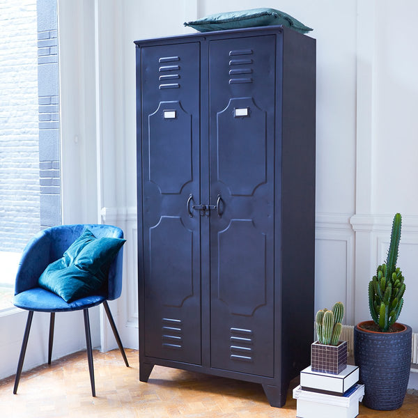 Armoire Brenta en métal noir