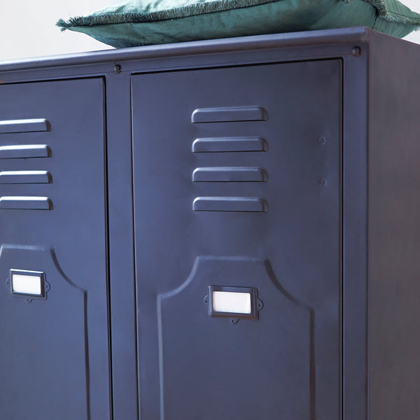 Armoire Brenta en métal noir