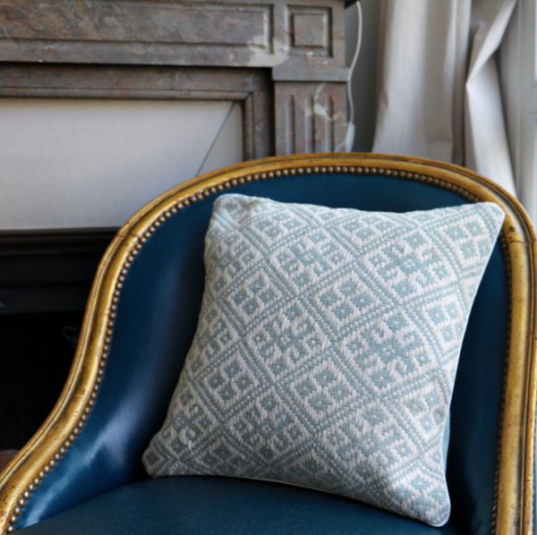 Coussin Bassac en coton bleu ciel