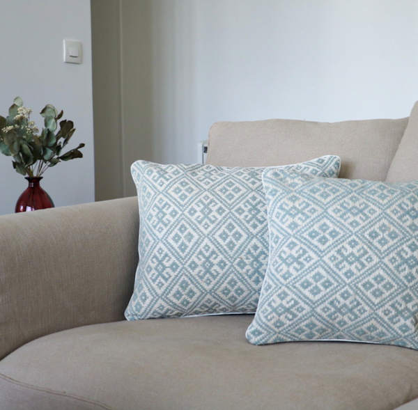 Coussin Bassac en coton bleu ciel