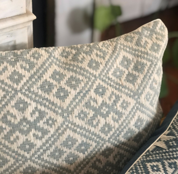 Coussin Bassac en coton bleu ciel