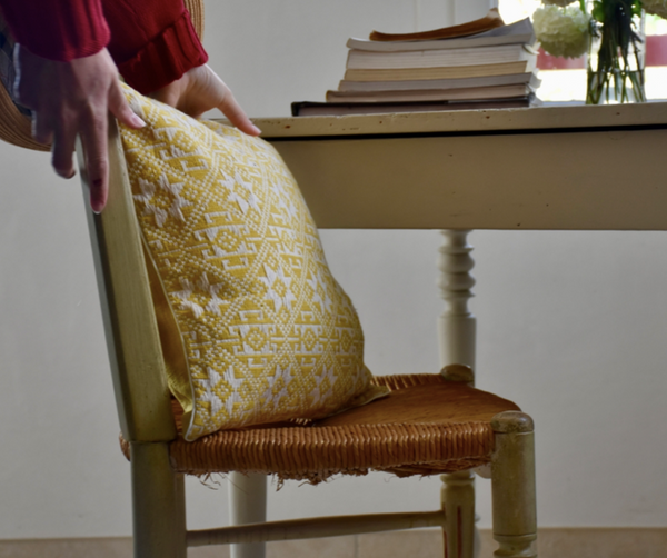 Coussin Bassac en coton moutarde
