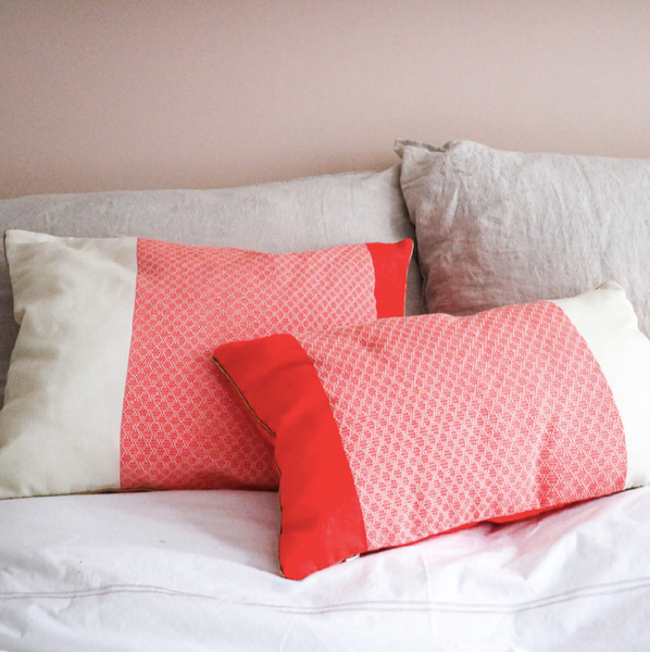 Coussin Hoai en polyester corail