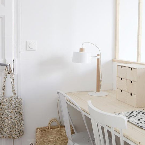 Lampe Abùna en chêne et métal