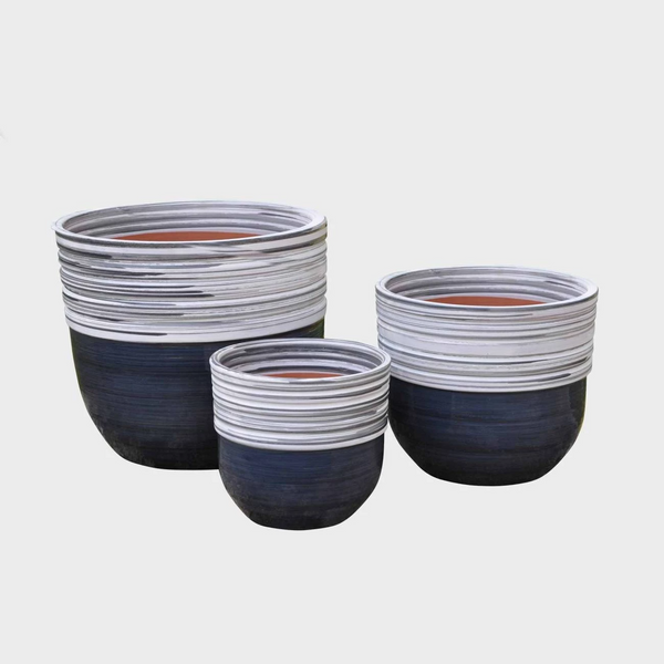Pot et soucoupe Massaya en bois de Santal nuance de craie