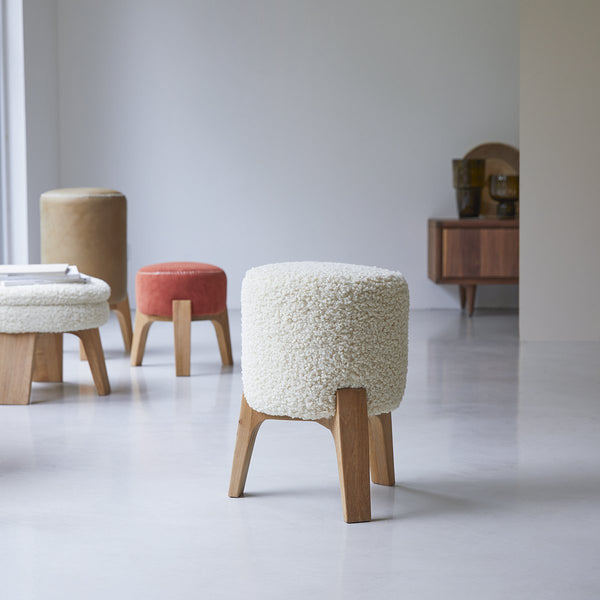 Tabouret Ovil en chêne naturel écru