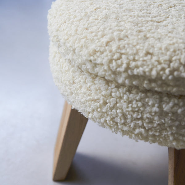 Tabouret Paiva en chêne naturel écru